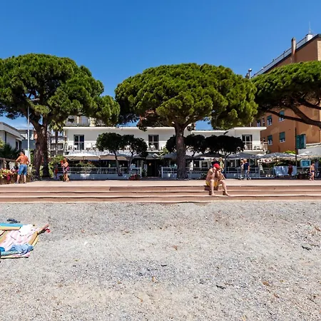 Piccolo Le Palme 3* סן ברתולומיאו אל מארה