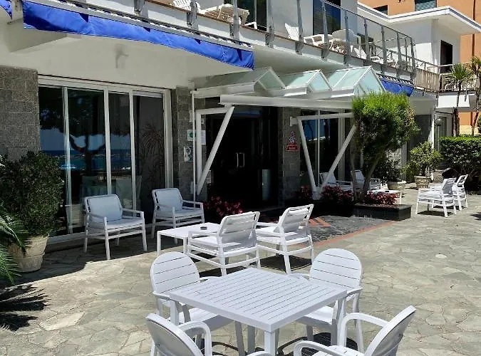 Hotel Piccolo Le Palme San Bartolomeo Al Mare
